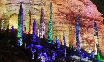 長沙出發(fā)到黃龍洞、天門山二日游